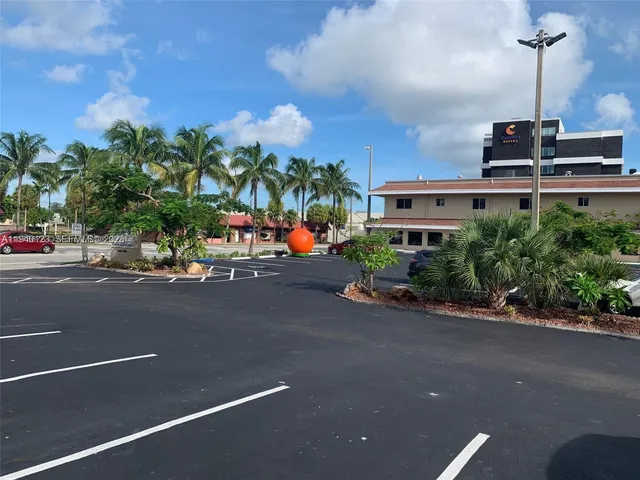 $4,500 | 236 North Federal Highway, Unit 201, Dania Beach, FL 33004