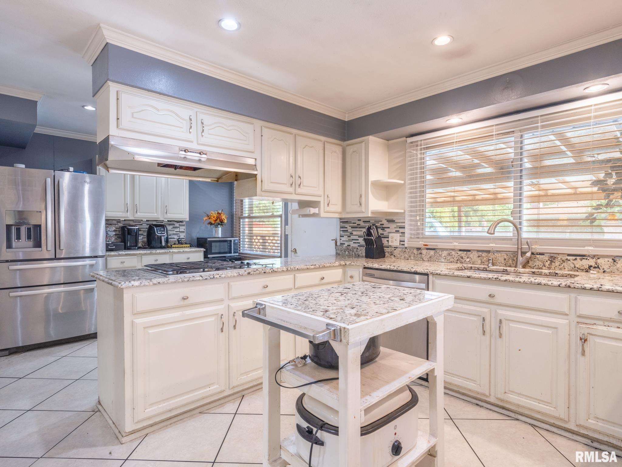 2106 Willow Street Pekin, IL 61554 - Photo 16 of 43