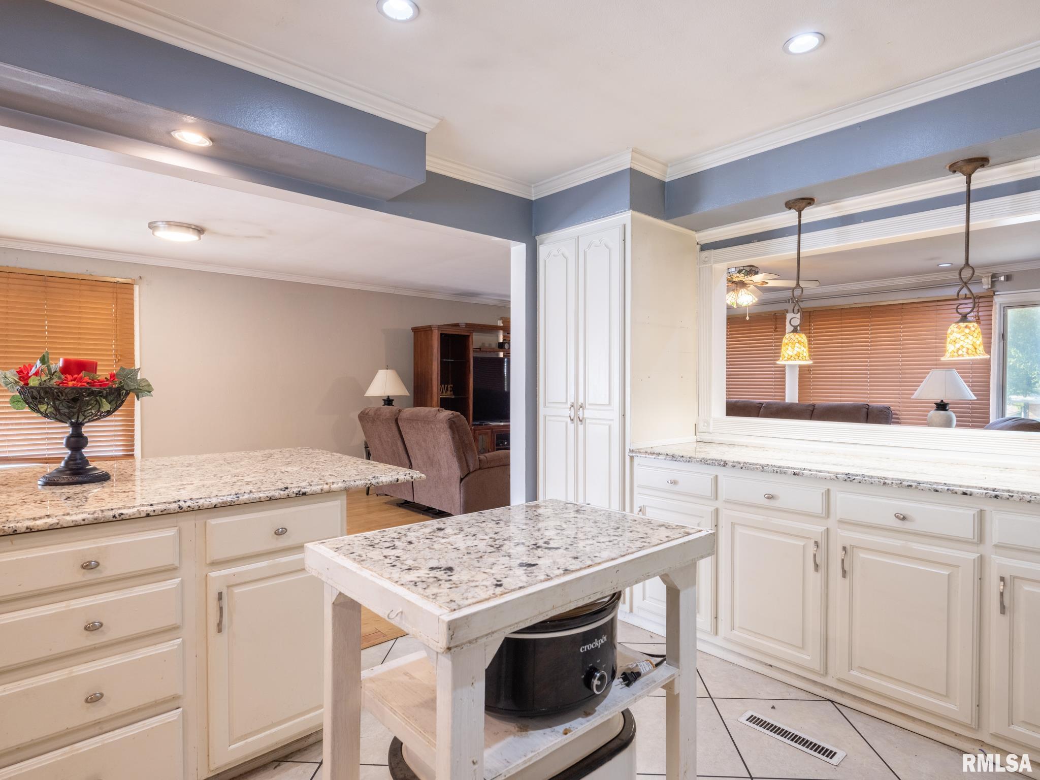 2106 Willow Street Pekin, IL 61554 - Photo 19 of 43