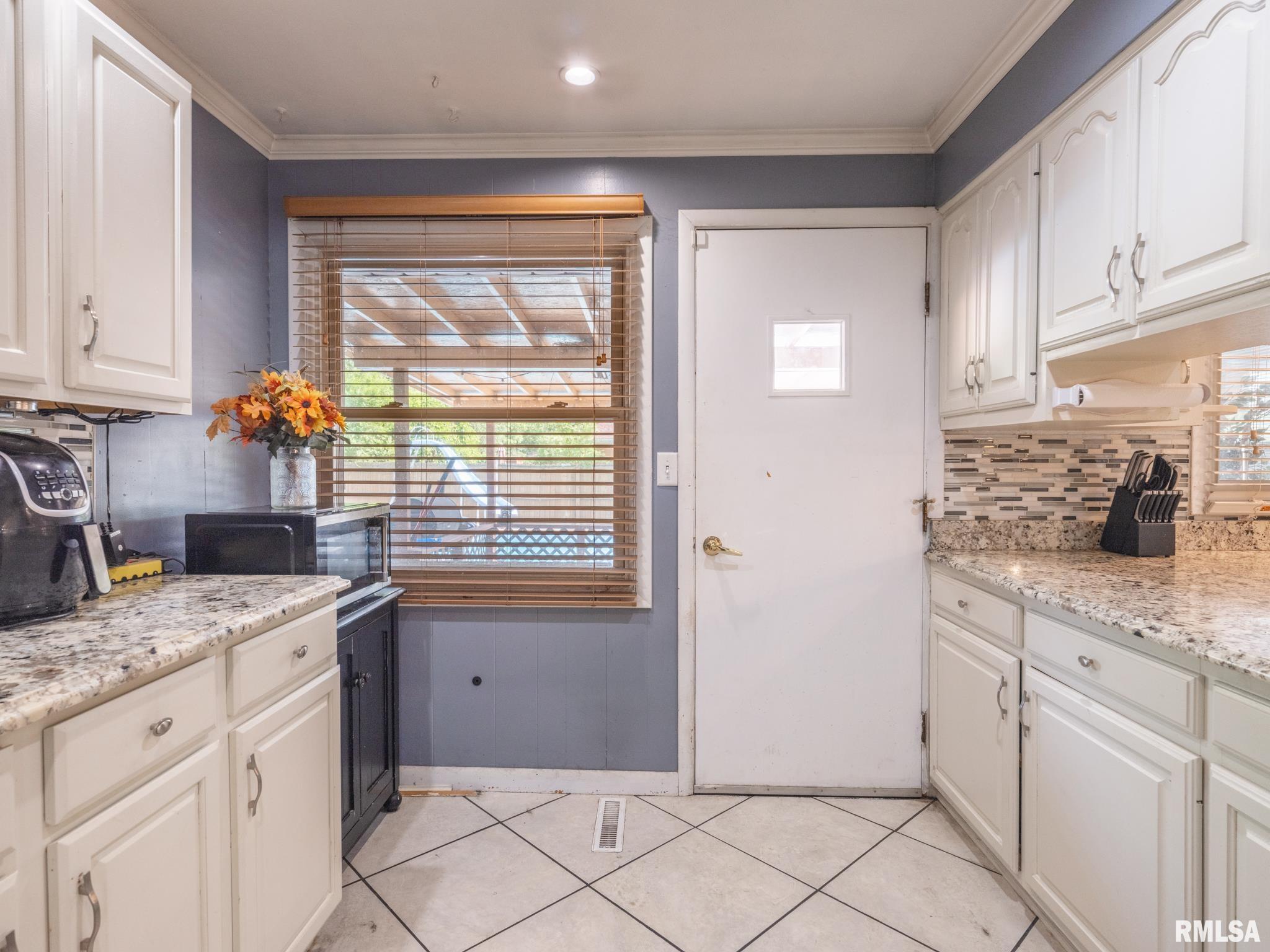 2106 Willow Street Pekin, IL 61554 - Photo 20 of 43