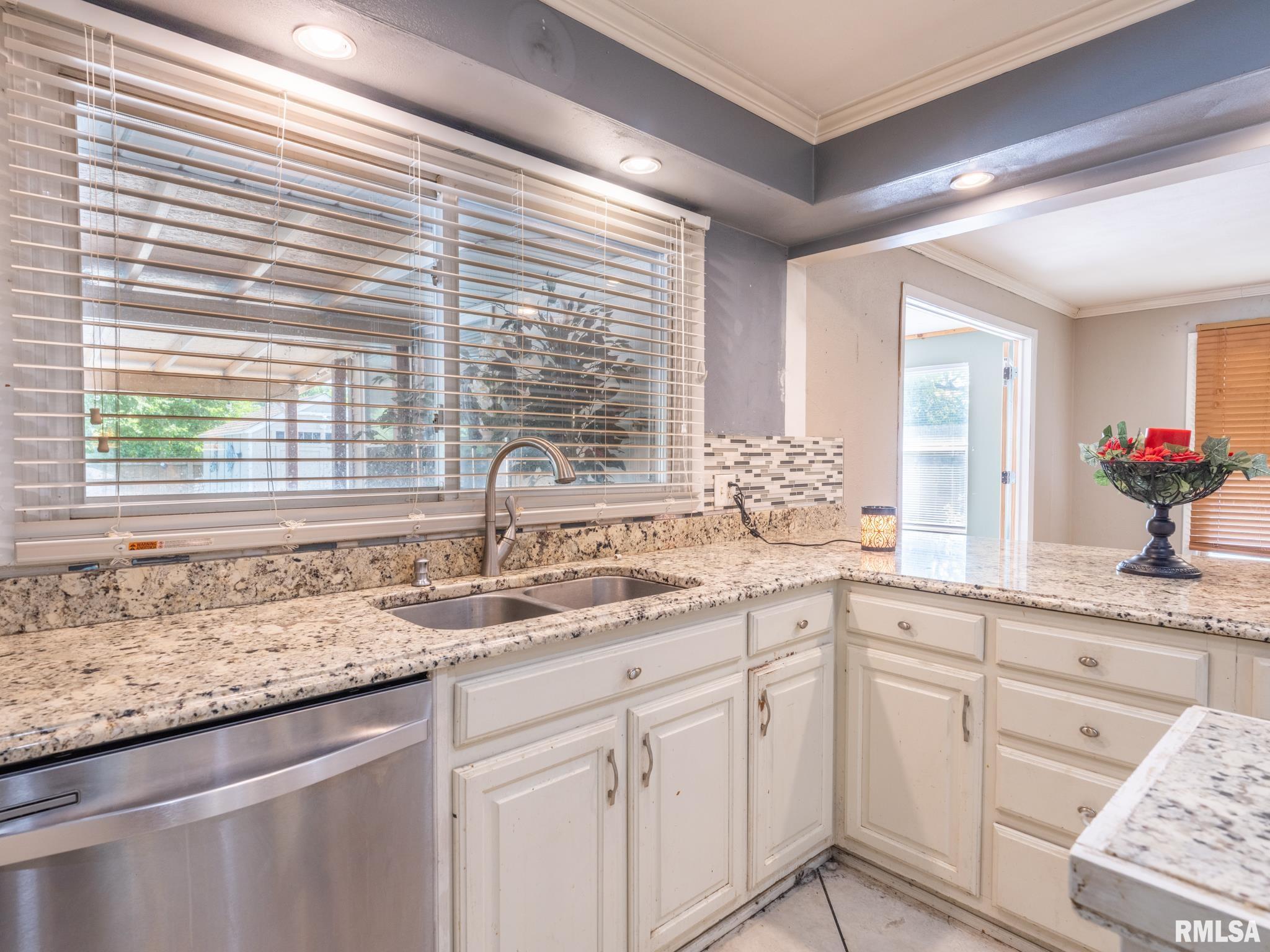 2106 Willow Street Pekin, IL 61554 - Photo 24 of 43