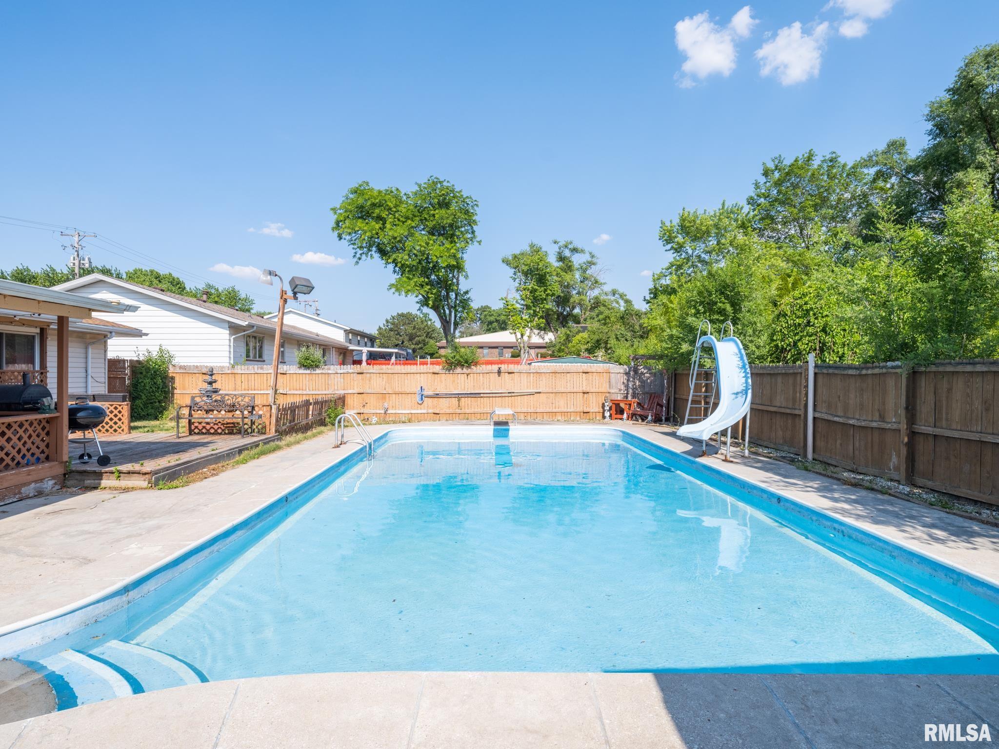 2106 Willow Street Pekin, IL 61554 - Photo 3 of 43