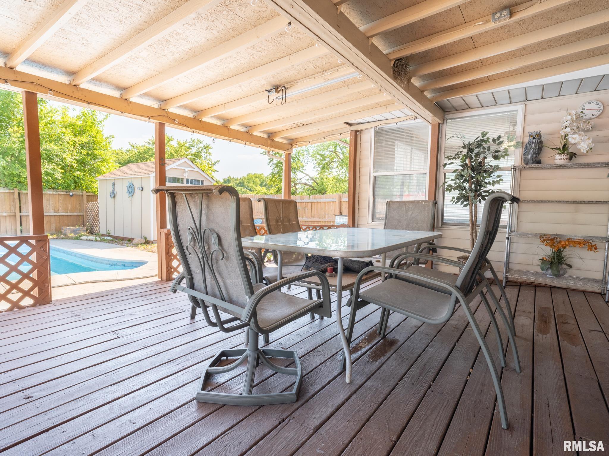 2106 Willow Street Pekin, IL 61554 - Photo 4 of 43