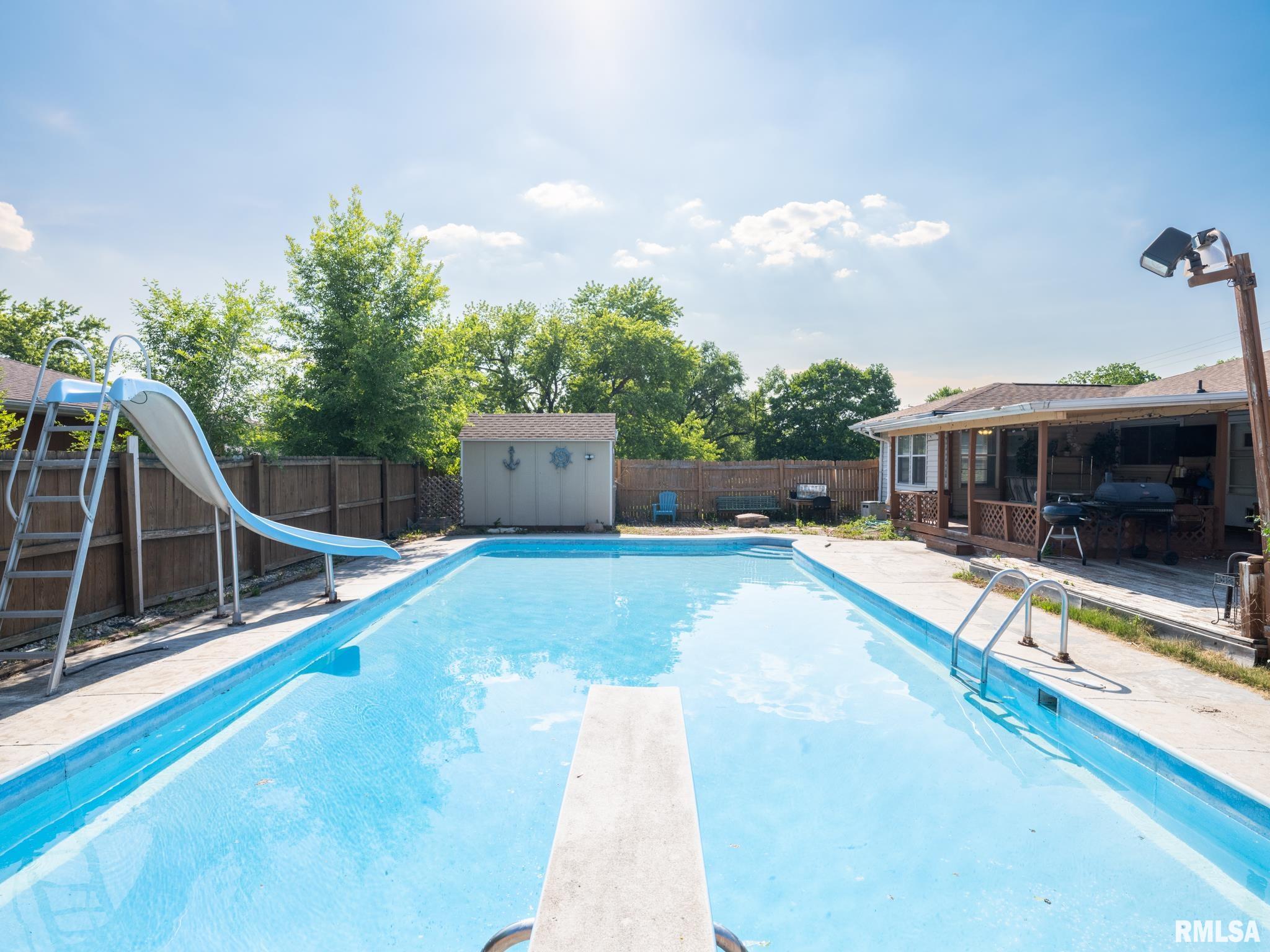 2106 Willow Street Pekin, IL 61554 - Photo 5 of 43