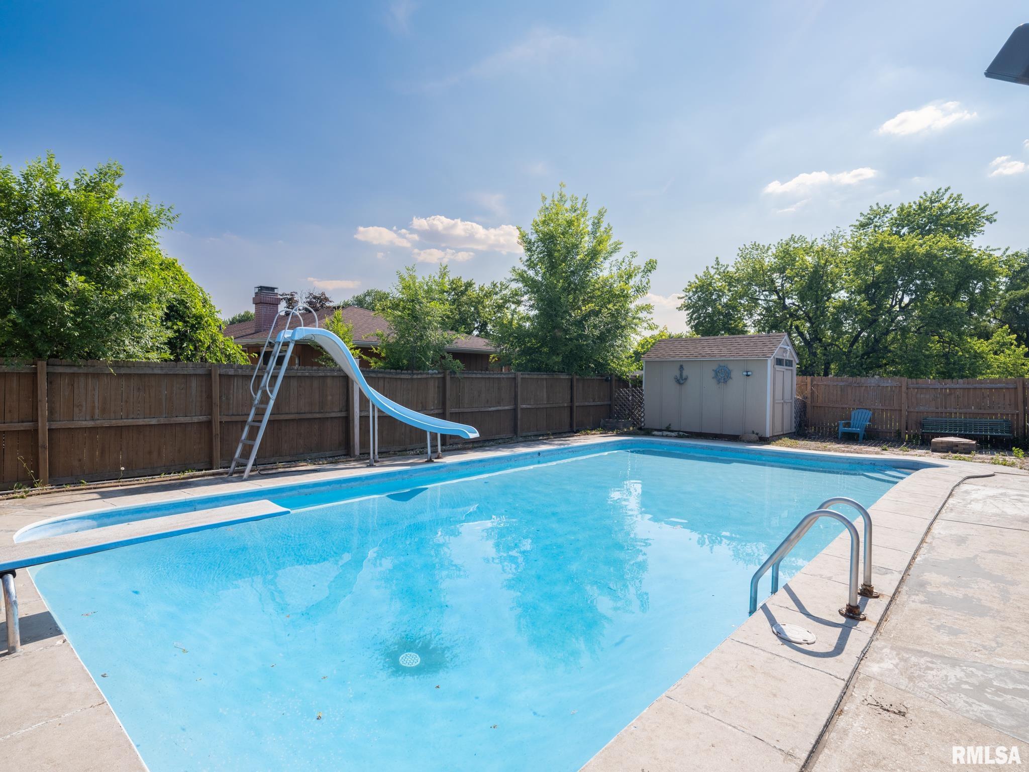 2106 Willow Street Pekin, IL 61554 - Photo 6 of 43