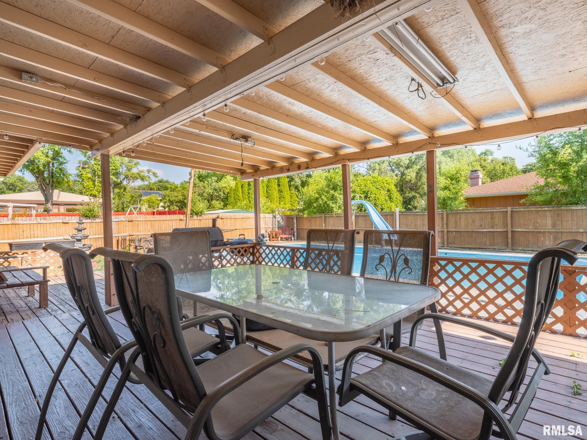 2106 Willow Street Pekin, IL 61554 - Photo 7 of 43