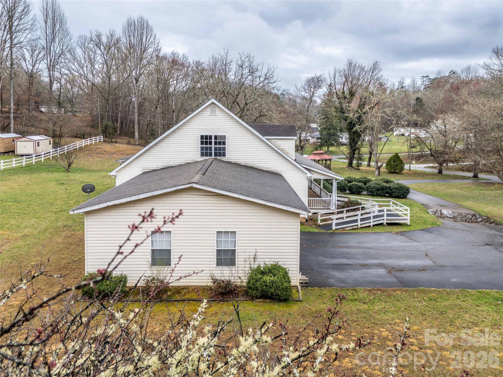1564 Camp Creek Road Whittier, NC 28789 - Photo 4 of 36