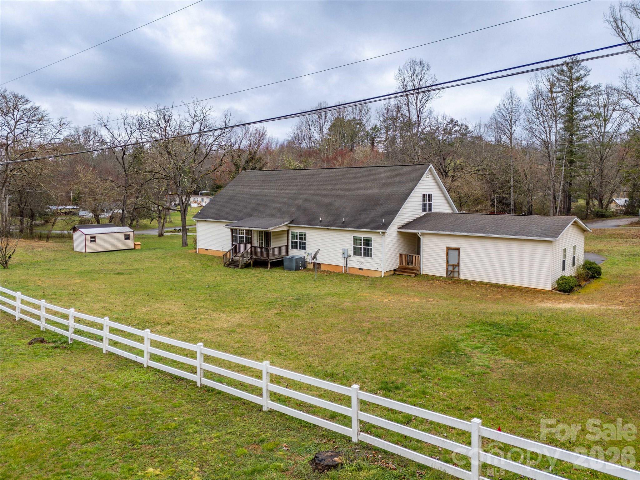 1564 Camp Creek Road Whittier, NC 28789 - Photo 7 of 36