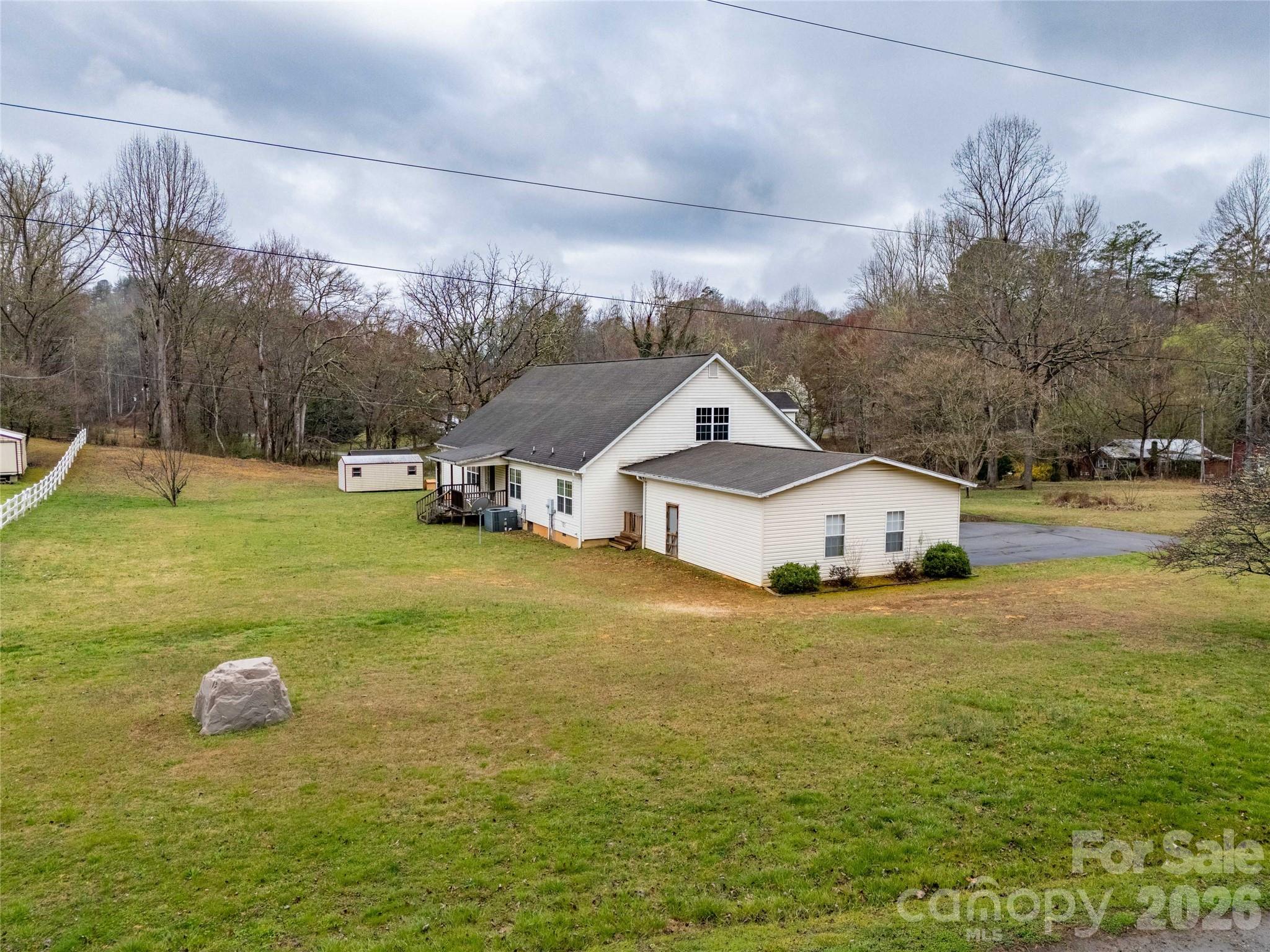 1564 Camp Creek Road Whittier, NC 28789 - Photo 8 of 36