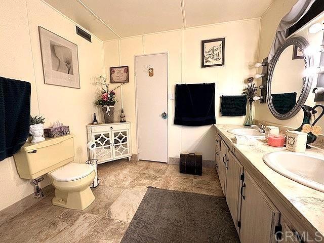 8975 Lawrence Welk, Unit 33 Escondido, CA 92026 - Photo 9 of 12