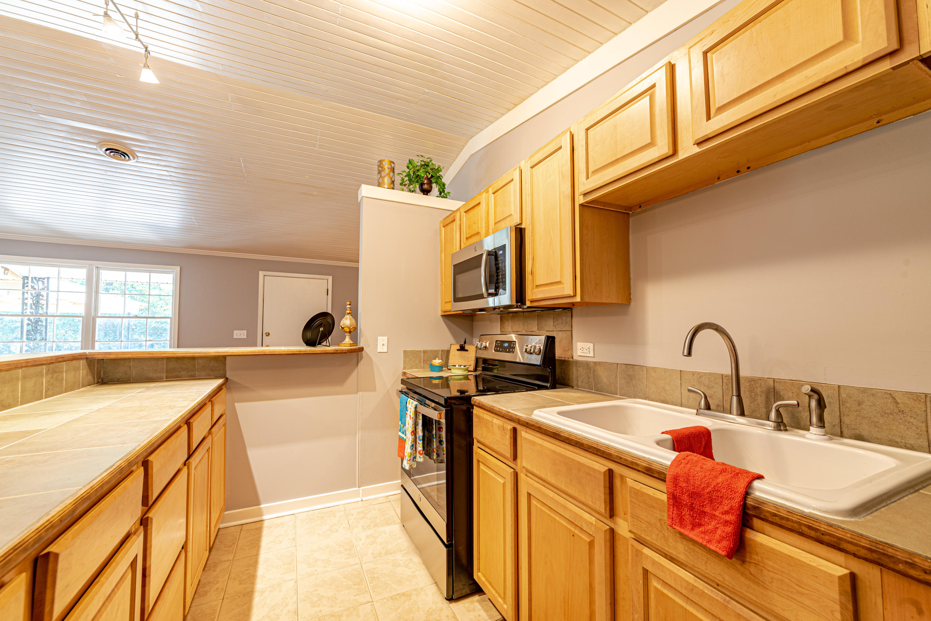 304 Pineland Road Walterboro, SC 29488 - Photo 8 of 25 304 Pineland Road