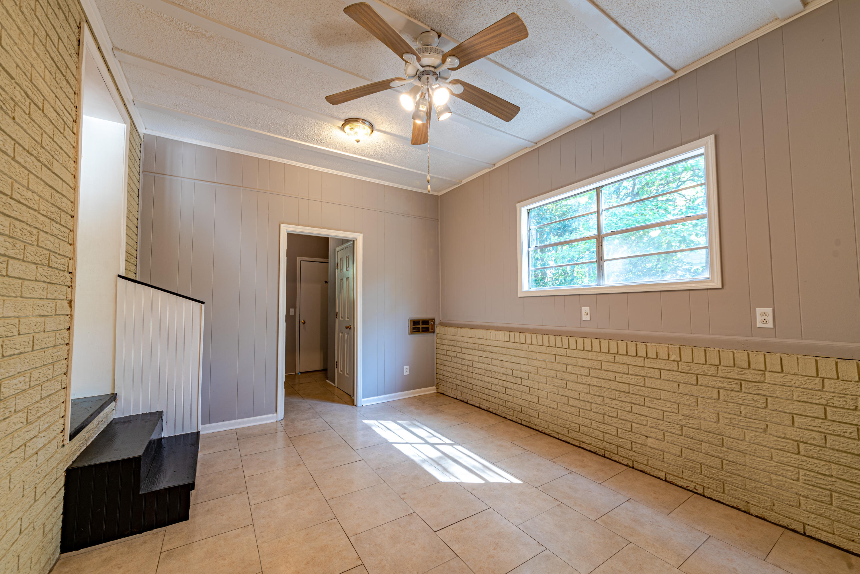 304 Pineland Road Walterboro, SC 29488 - Photo 10 of 25 304 Pineland Road
