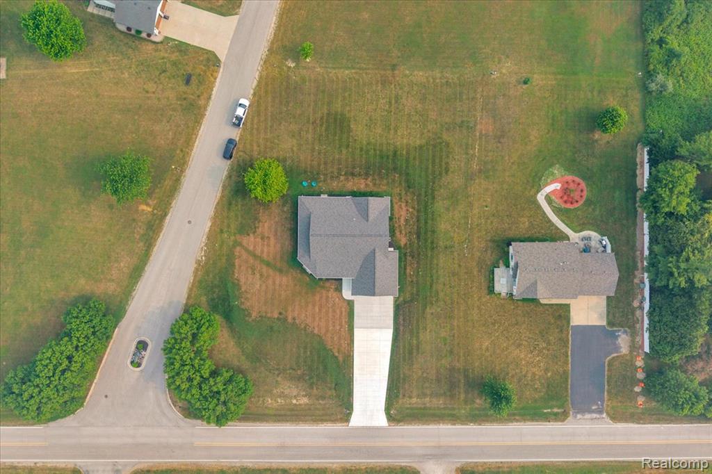 271 East Harrington Road Croswell, MI 48422 - Photo 31 of 37 Gallery Image 31