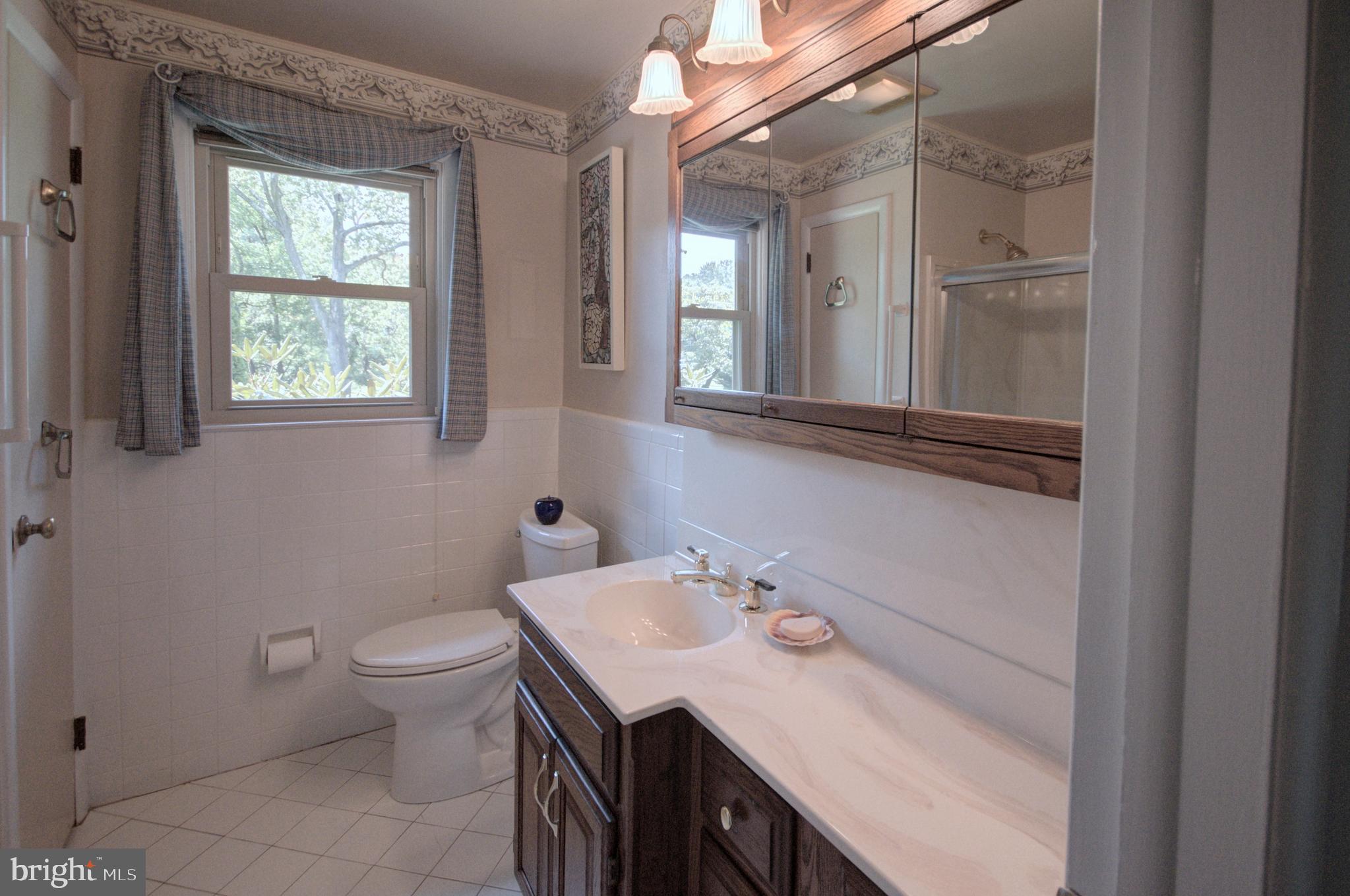 497 Falcon Road Wayne, PA 19087 - Photo 12 of 20 Bath