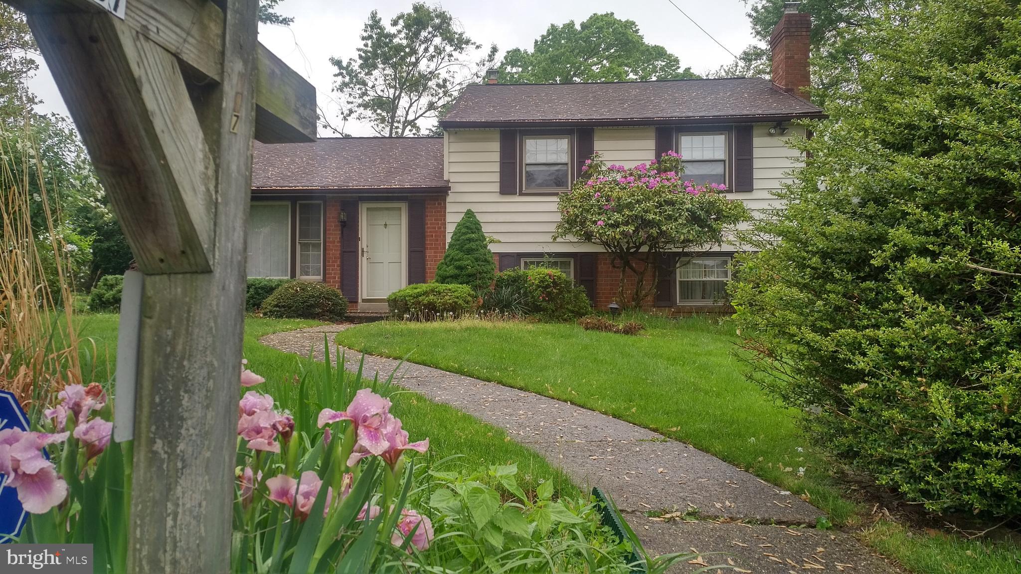 497 Falcon Road Wayne, PA 19087 - Photo 20 of 20 Spring time front