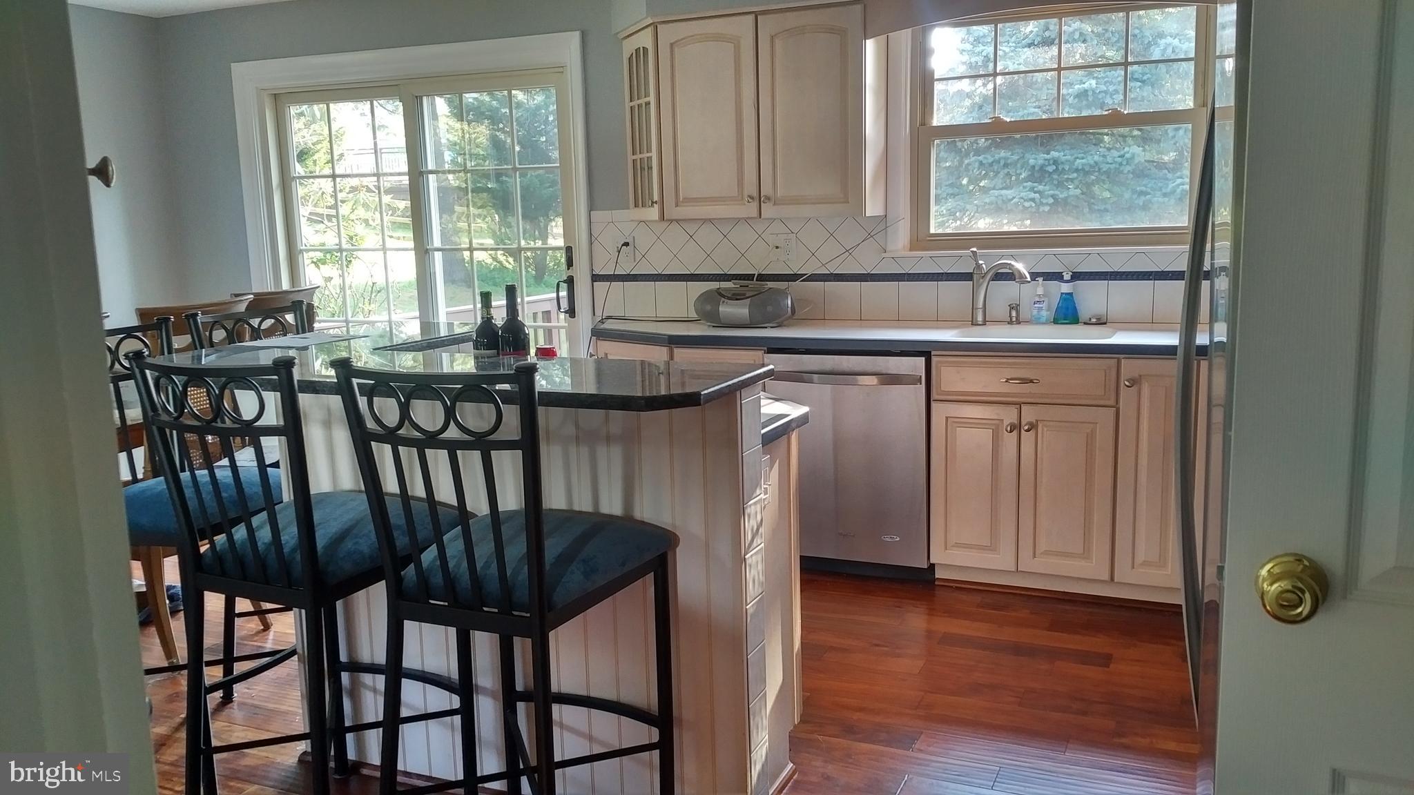 497 Falcon Road Wayne, PA 19087 - Photo 7 of 20 Kitchen