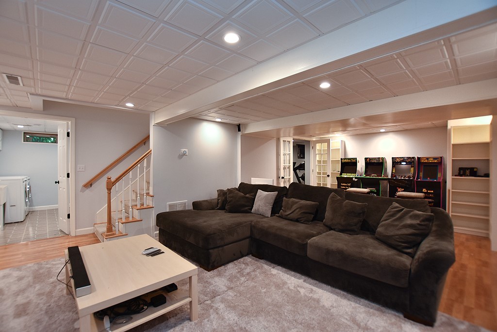 208 Castle Rocks Road Warwick, RI 02886 - Photo 11 of 27 Gallery Image 11