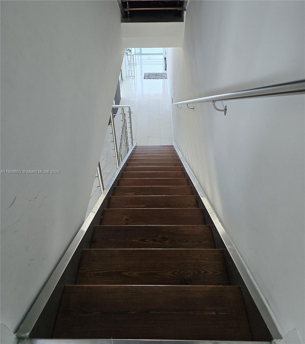 2950 Northeast 188th Street, Unit 501 Aventura, FL 33180 - Photo 28 of 46 a view of entryway