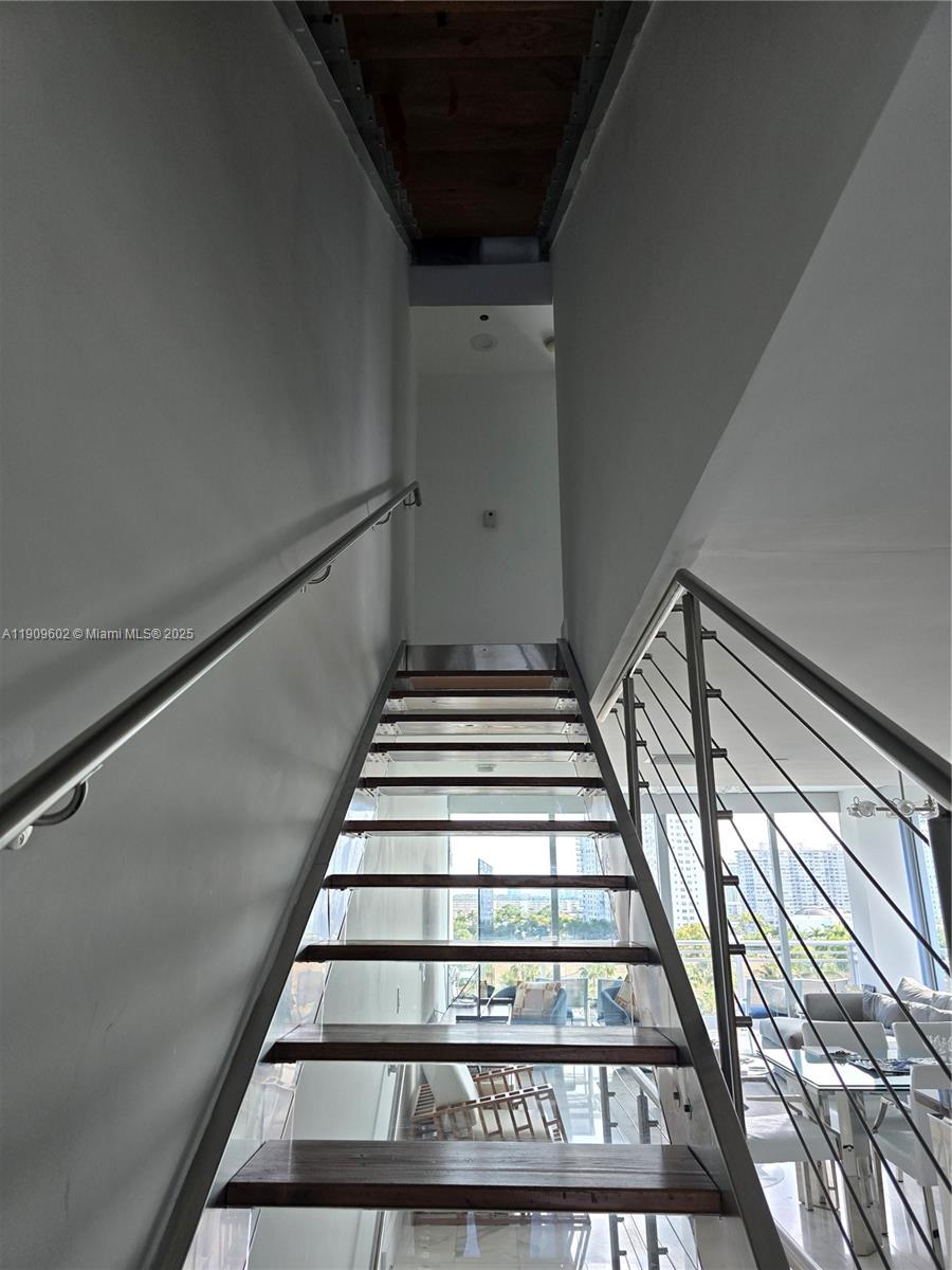 2950 Northeast 188th Street, Unit 501 Aventura, FL 33180 - Photo 33 of 46 a view of entryway