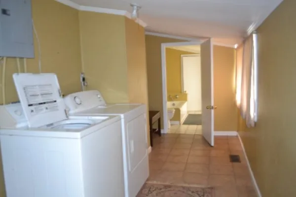 $159,900 | 218 East Lake Avenue, Celina, TN 38551