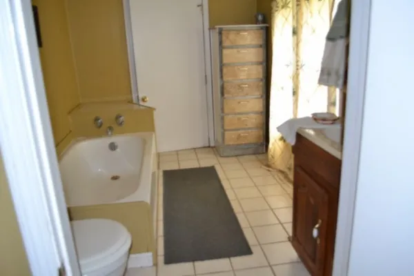 $159,900 | 218 East Lake Avenue, Celina, TN 38551