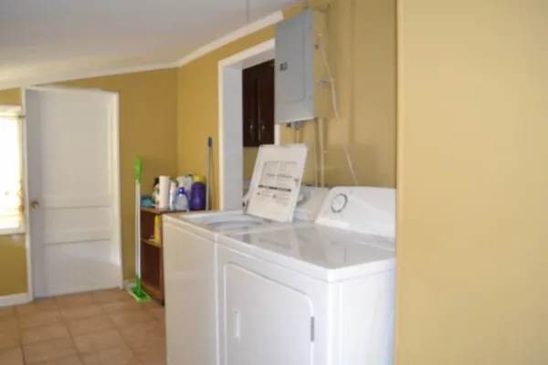 $159,900 | 218 East Lake Avenue, Celina, TN 38551