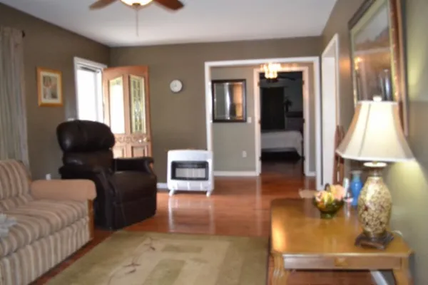 $159,900 | 218 East Lake Avenue, Celina, TN 38551