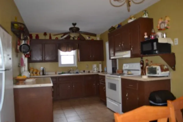 $159,900 | 218 East Lake Avenue, Celina, TN 38551