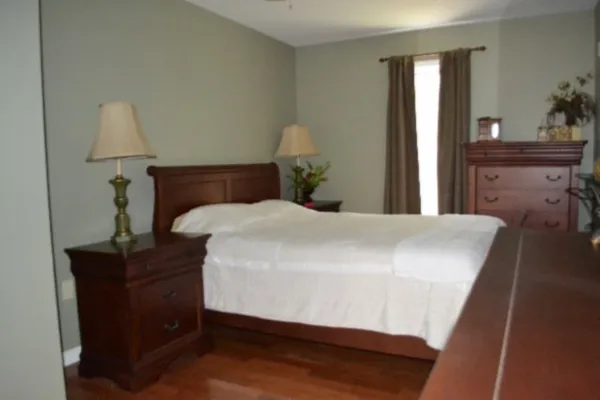 a view of a house with backyard