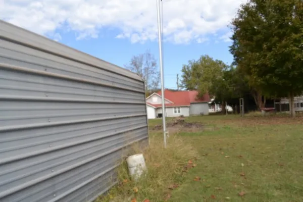 $159,900 | 218 East Lake Avenue, Celina, TN 38551