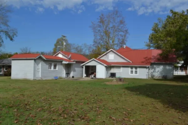 $159,900 | 218 East Lake Avenue, Celina, TN 38551