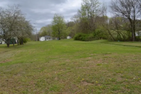 $159,900 | 218 East Lake Avenue, Celina, TN 38551