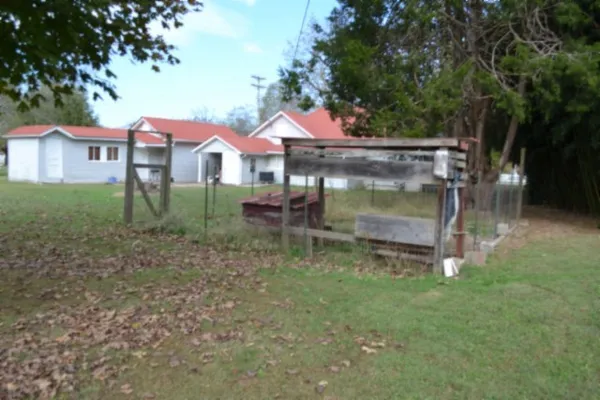 $159,900 | 218 East Lake Avenue, Celina, TN 38551