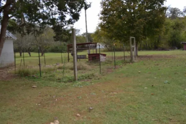 $159,900 | 218 East Lake Avenue, Celina, TN 38551