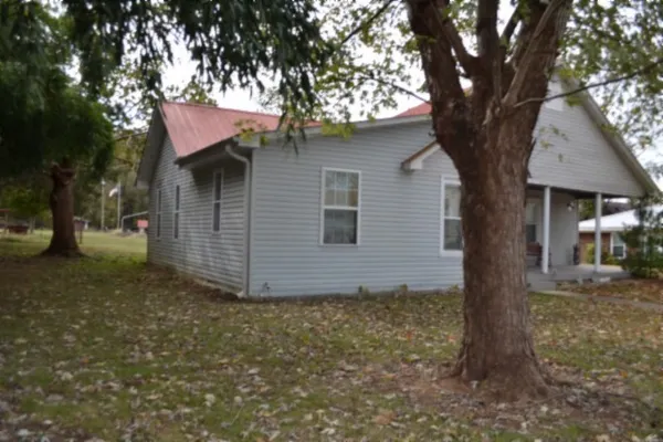 $159,900 | 218 East Lake Avenue, Celina, TN 38551