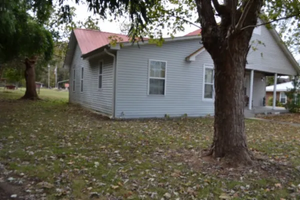 $159,900 | 218 East Lake Avenue, Celina, TN 38551