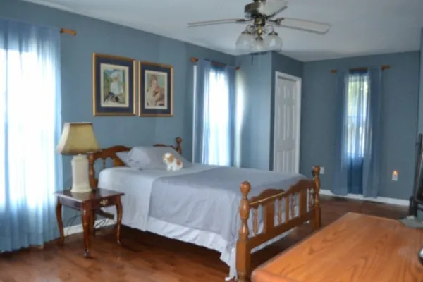 $159,900 | 218 East Lake Avenue, Celina, TN 38551