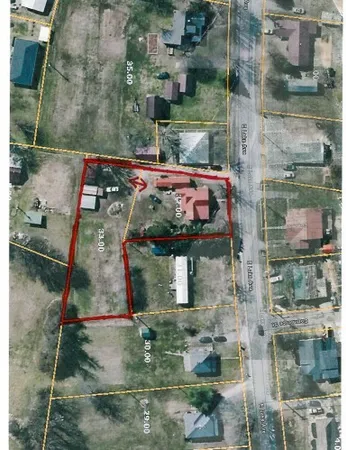 $159,900 | 218 East Lake Avenue, Celina, TN 38551