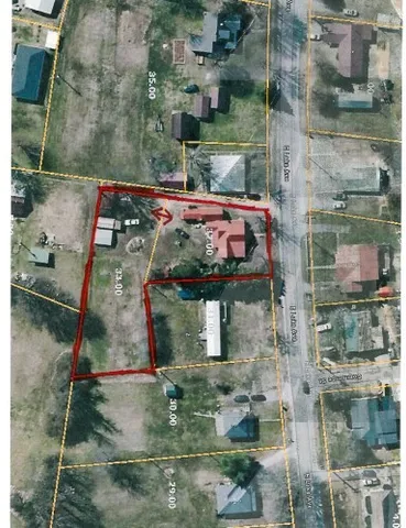 $179,900 | 218 East Lake Avenue, Celina, TN 38551