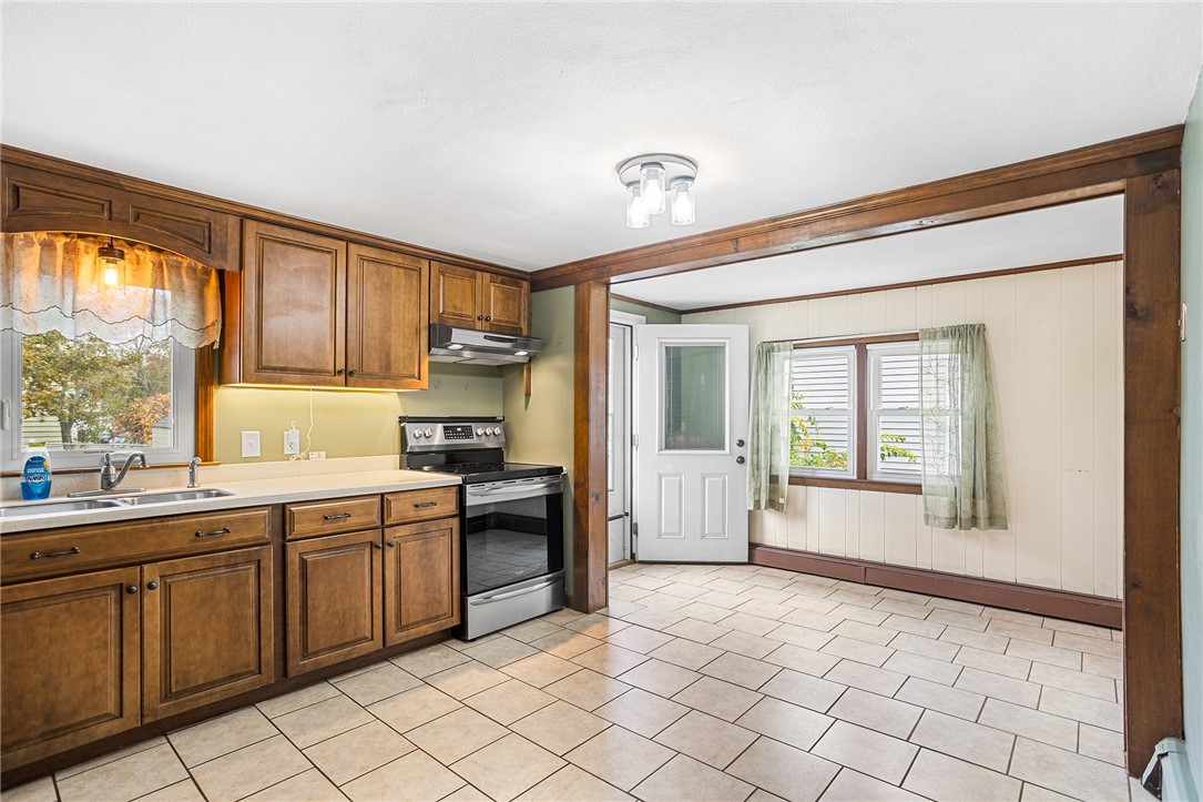 76 Fall Street Woonsocket, RI 02895 - Photo 7 of 28