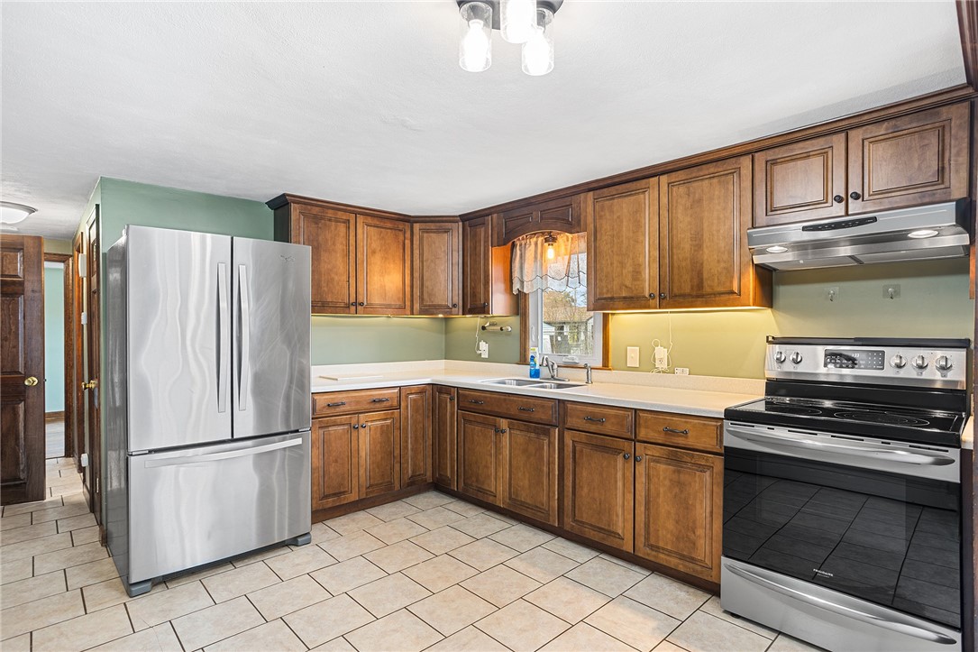 76 Fall Street Woonsocket, RI 02895 - Photo 8 of 28