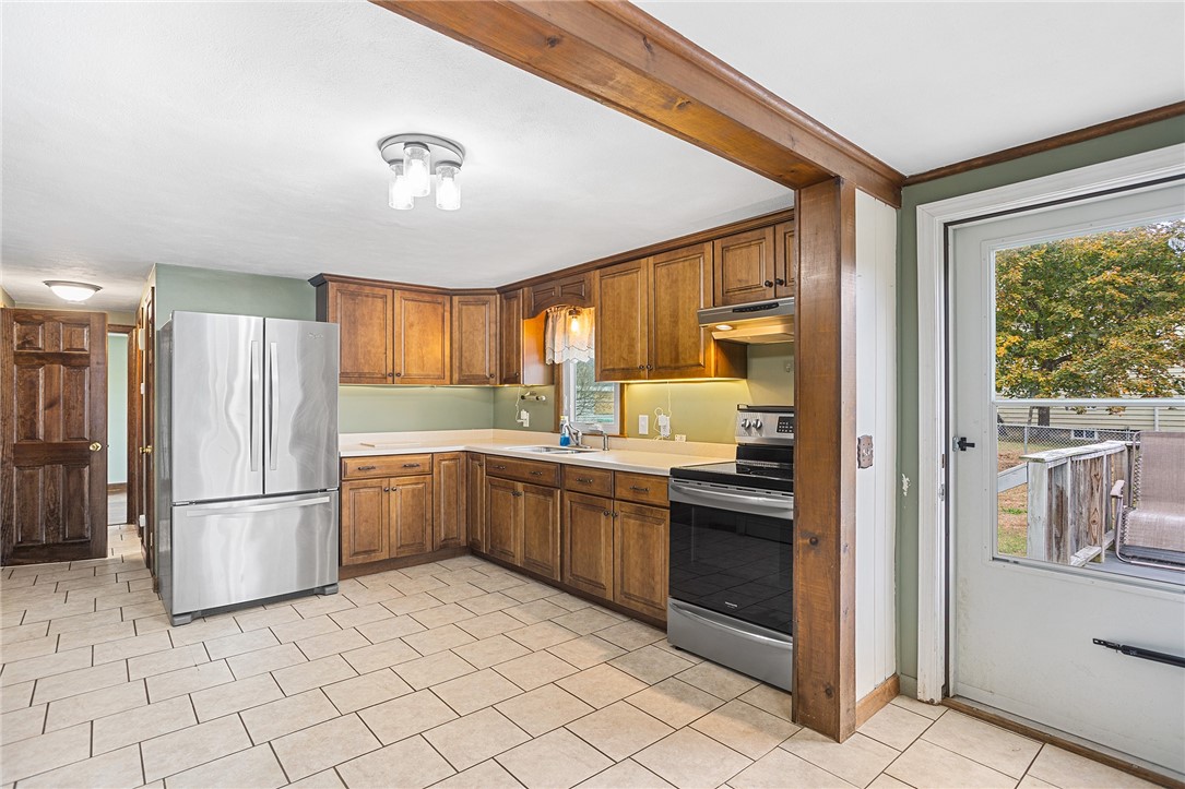 76 Fall Street Woonsocket, RI 02895 - Photo 9 of 28