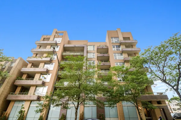 $2,800 | 5430 North Sheridan Road, Unit 304, Chicago, IL 60640