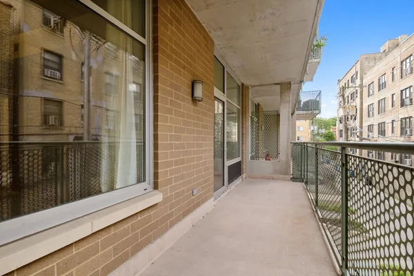 $2,800 | 5430 North Sheridan Road, Unit 304, Chicago, IL 60640