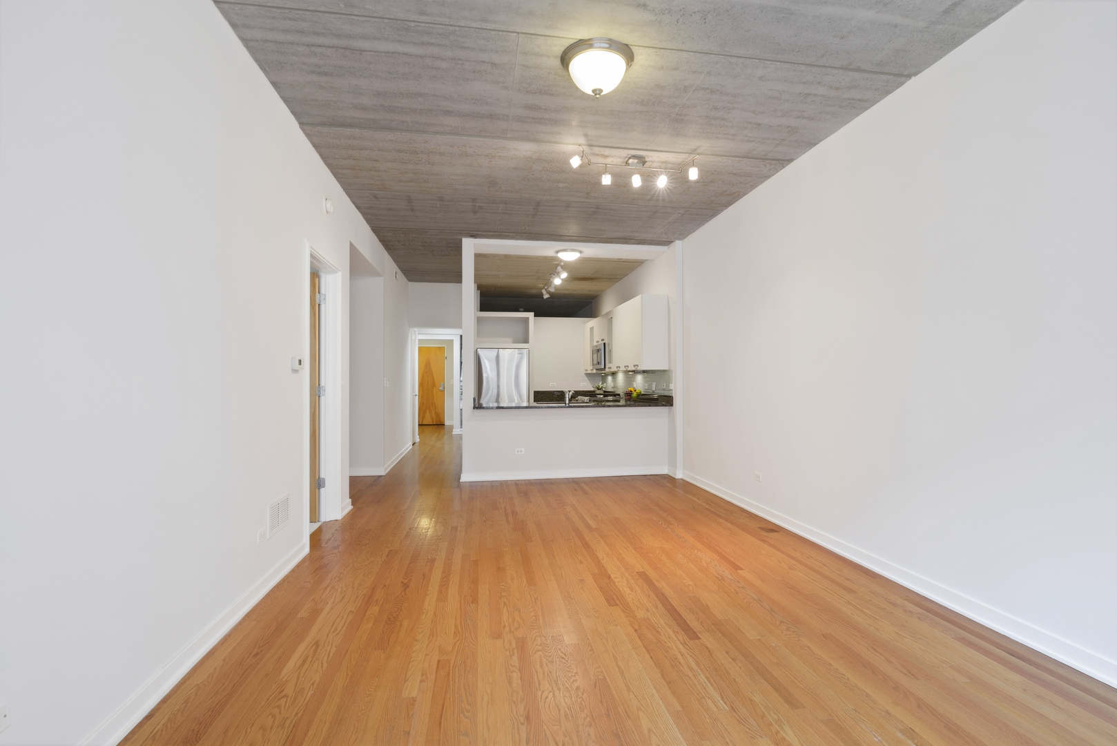 5430 North Sheridan Road, Unit 304 Chicago, IL 60640 - Photo 5 of 14