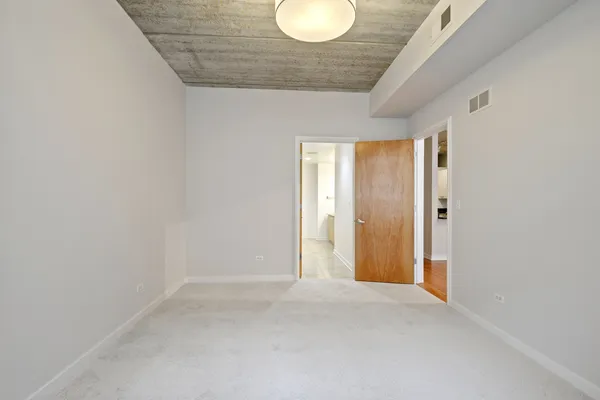 $2,800 | 5430 North Sheridan Road, Unit 304, Chicago, IL 60640