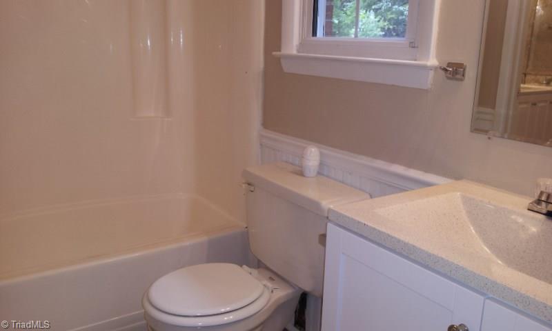 213 Kingstree Road King, NC 27021 - Photo 11 of 14 Main Bath Portion of Jack and Jill