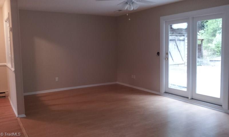 213 Kingstree Road King, NC 27021 - Photo 3 of 14 Living Room