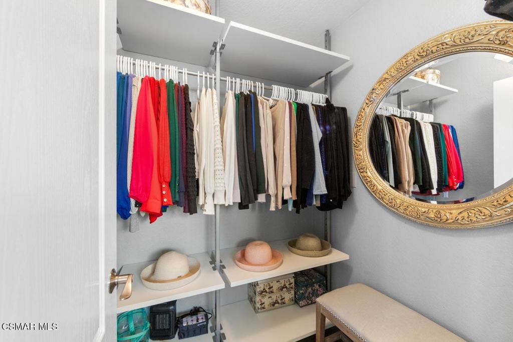 582 Fairfield Road Simi Valley, CA 93065 - Photo 25 of 31 a bathroom with a toilet a sink and a mirror