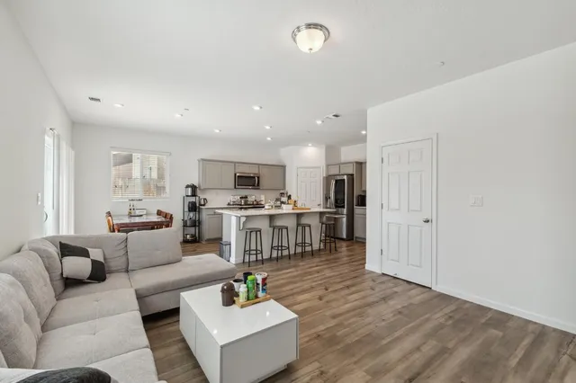 $559,000 | 264 Rosebriar Street, Madera, CA 93638